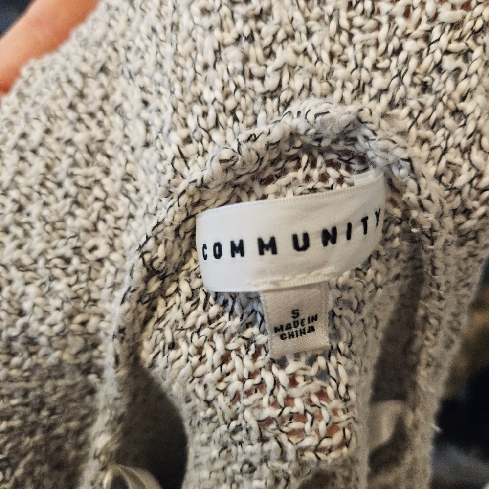 COMMUNITY | Ionic Cape Sz Small - Picture 4 of 6
